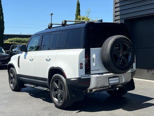 2025 Land Rover Defender P300