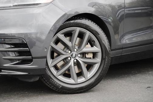 Carpathian Grey 2026 Land Rover Range Rover Velar Dynamic SE