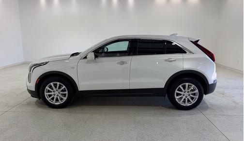 Crystal White Tricoat 2022 Cadillac XT4 Luxury