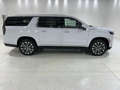 Polar White Tricoat 2026 Chevrolet Suburban High Country, 4WD