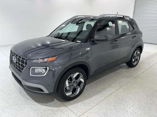 2024 Hyundai VENUE SEL