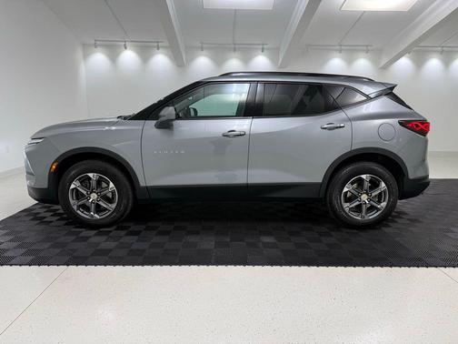 Sterling Gray Metallic 2023 Chevrolet Blazer 2LT