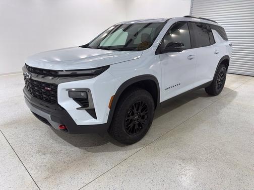 Polar White Tricoat 2027 Chevrolet Traverse Z71 SUV