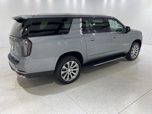 Sterling Gray Metallic 2026 Chevrolet Suburban Premier