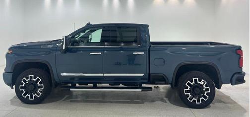 Lakeshore Blue Metallic 2025 Chevrolet Silverado 2500 High Country
