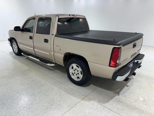 Sandstone Metallic 2005 Chevrolet Silverado 1500 LT Crew Cab