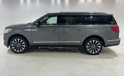 Asher Gray 2021 Lincoln Navigator L Reserve