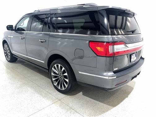 Asher Gray 2021 Lincoln Navigator L Reserve