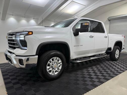 Summit White 2024 Chevrolet Silverado 2500 LTZ
