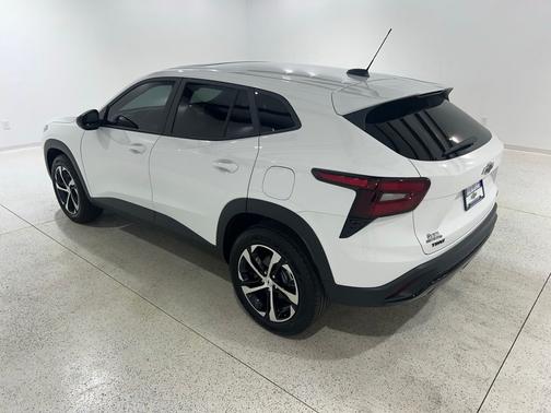 Summit White 2025 Chevrolet Trax 1RS