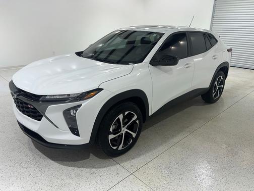 Summit White 2025 Chevrolet Trax 1RS