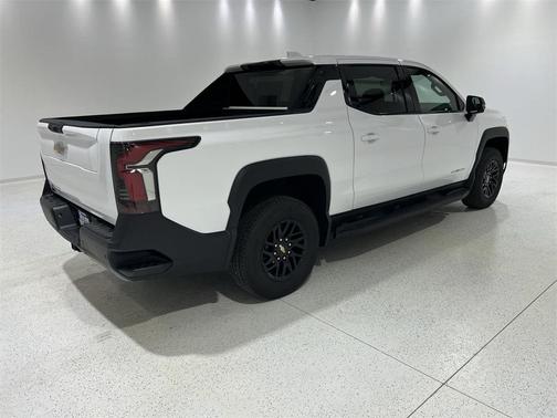 2025 Chevrolet Silverado EV LT