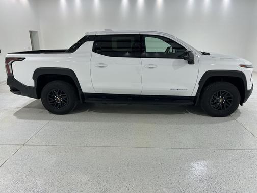 Summit White 2025 Chevrolet Silverado EV LT