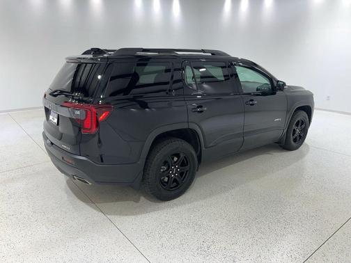 2023 GMC Acadia AWD AT4
