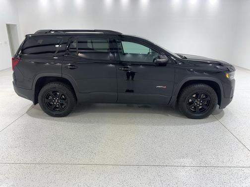 2023 GMC Acadia AWD AT4