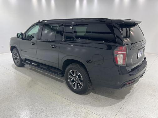 2023 Chevrolet Suburban 4WD Z71