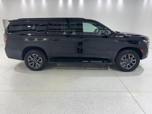 2023 Chevrolet Suburban 4WD Z71