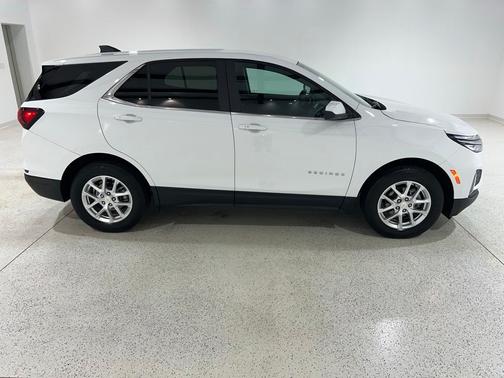 Summit White 2024 Chevrolet Equinox LT