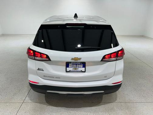 Summit White 2024 Chevrolet Equinox LT