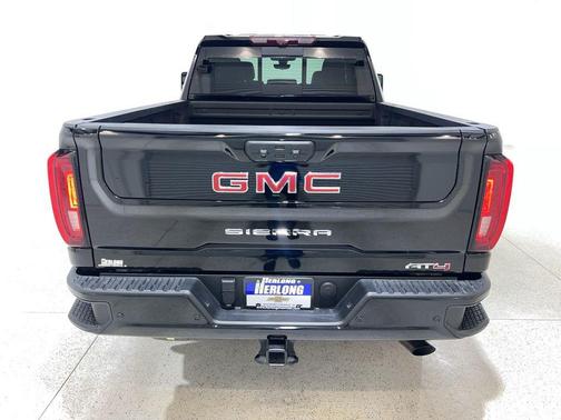 Ebony Twilight Metallic 2022 GMC Sierra 2500 AT4