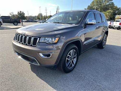 Photo 1 of 34 of 2021 Jeep Grand Cherokee Limited