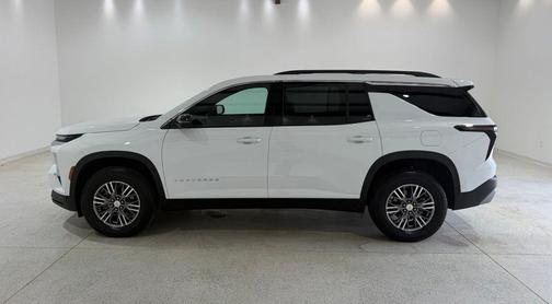 Summit White 2025 Chevrolet Traverse LT