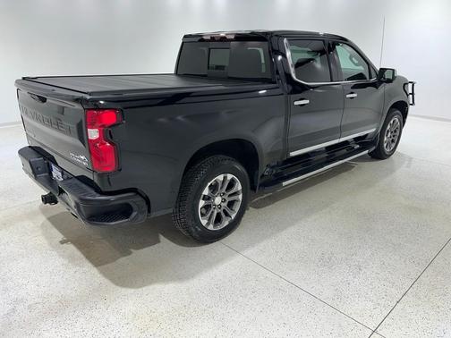 Black 2024 Chevrolet Silverado 1500 High Country