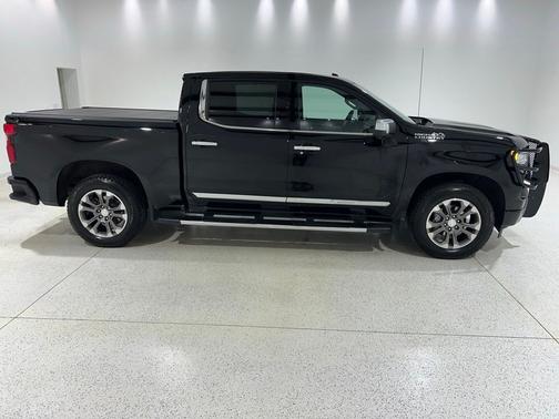 Black 2024 Chevrolet Silverado 1500 High Country