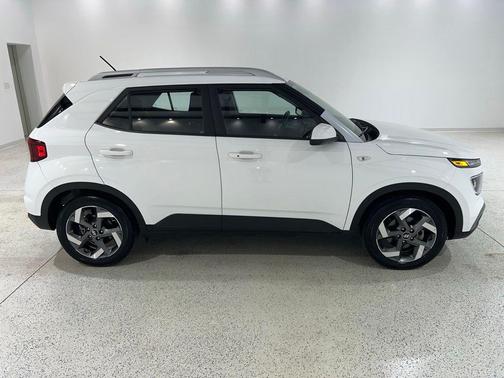 Lunar White 2025 Hyundai VENUE SEL
