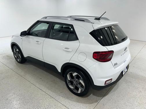 Lunar White 2025 Hyundai VENUE SEL