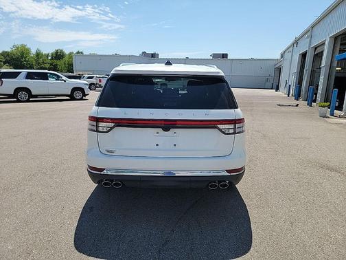 PRISTINE WHITE MET 3C 2025 Lincoln Aviator Reserve AWD