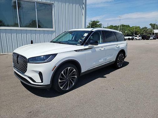 PRISTINE WHITE MET 3C 2025 Lincoln Aviator Reserve AWD