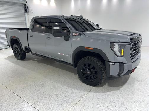 Thunderstorm Gray 2025 GMC Sierra 2500 AT4