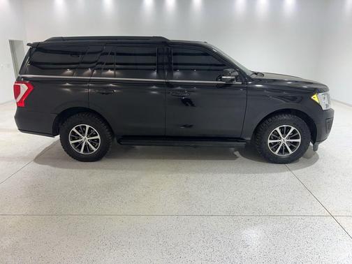 AGATE BLACK METALLIC 2019 Ford Expedition XLT