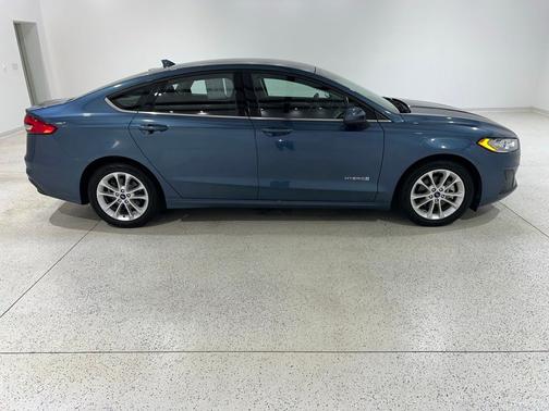 Blue Metallic 2019 Ford Fusion Hybrid SE