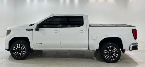 Summit White 2022 GMC Sierra 1500 AT4