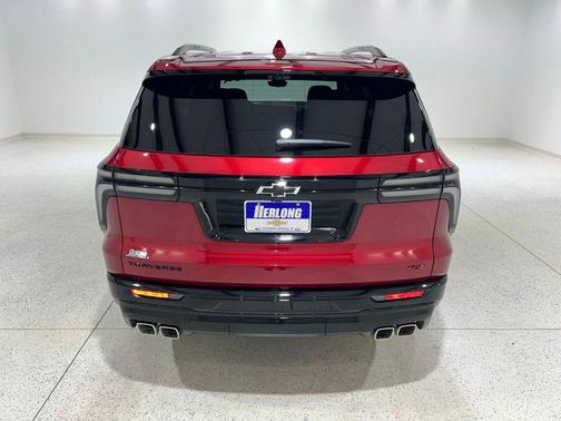 Radiant Red Tintcoat 2026 Chevrolet Traverse RS