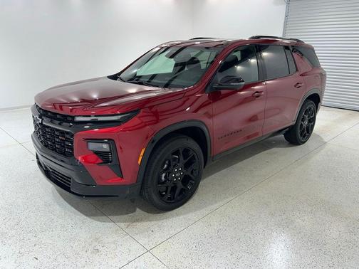 Radiant Red Tintcoat 2026 Chevrolet Traverse RS