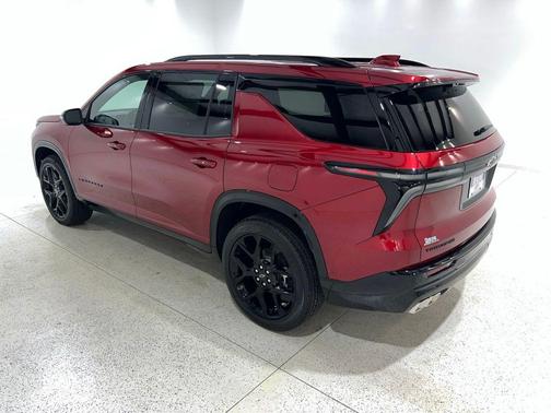 Radiant Red Tintcoat 2026 Chevrolet Traverse RS