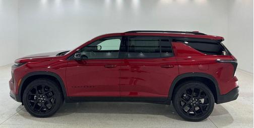 Radiant Red Tintcoat 2026 Chevrolet Traverse RS