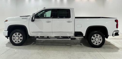 Summit White 2026 Chevrolet Silverado 2500 High Country