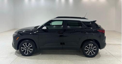 Mosaic Black Metallic 2026 Chevrolet Trailblazer ACTIV