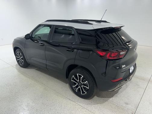 Mosaic Black Metallic 2026 Chevrolet Trailblazer ACTIV