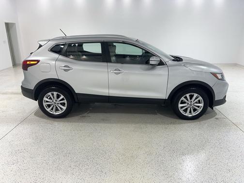 Brilliant Silver Metallic 2019 Nissan Rogue Sport SV