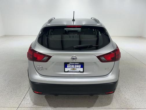 Brilliant Silver Metallic 2019 Nissan Rogue Sport SV