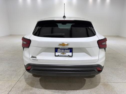 Summit White 2026 Chevrolet Trax LS