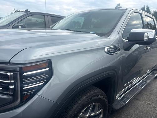 Sterling Metallic 2024 GMC Sierra 1500 SLT