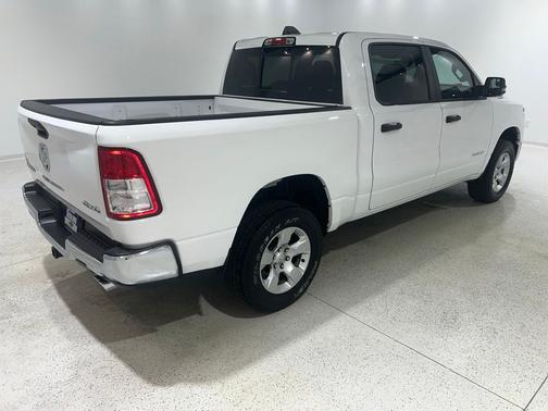 Bright White Clearcoat 2024 RAM 1500 Big Horn/Lone Star