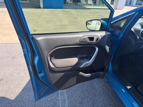 Blue Candy Metallic Tinted Clearcoat 2013 Ford Fiesta SE