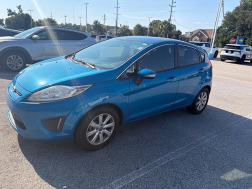 Blue Candy Metallic Tinted Clearcoat 2013 Ford Fiesta SE